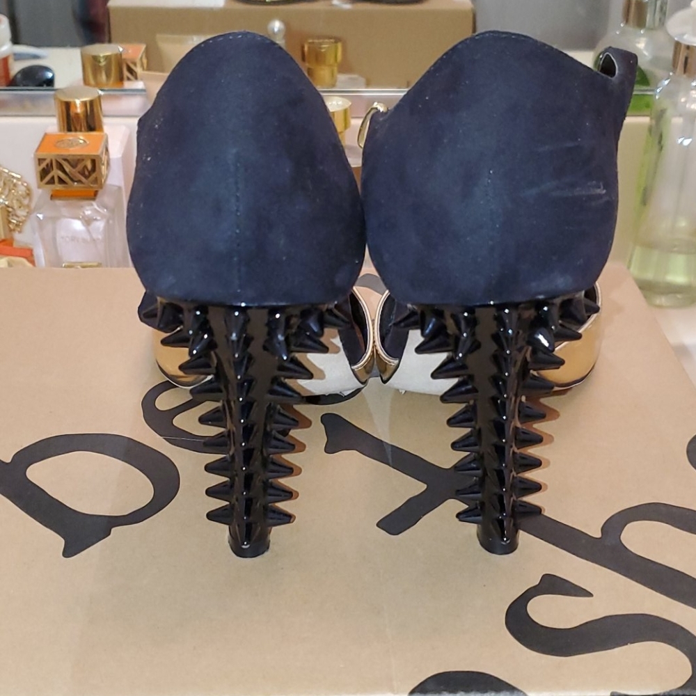 Heels - Picture 3 of 7